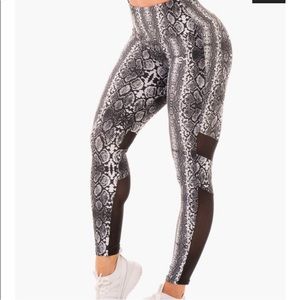 NWT size small NEM X RYDERWEAR Snake Print Legging